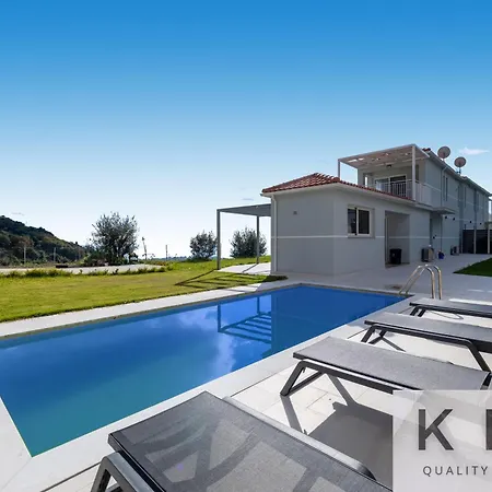 Two Golden Sun With Private Pools Near Skala Village Villa Ratzaklíon